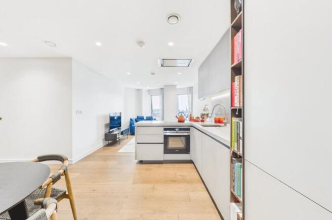 1 bed property, in 2 Cutter Lane, £450,000