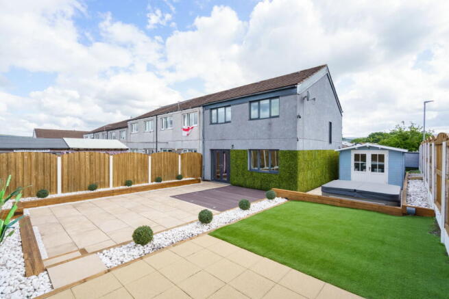 3 bed property, in Ashford Green, £200,000