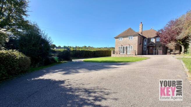 4 bed property, in Canterbury Road, £900,000