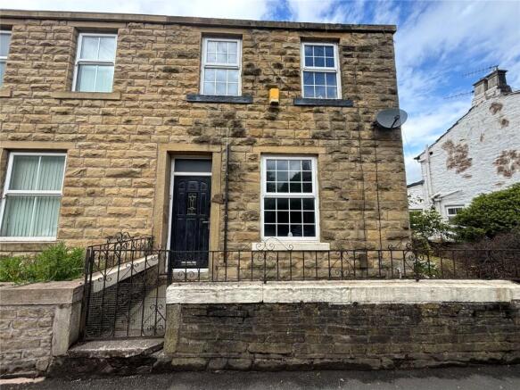 2 bed property, in Burnley Road, £110,000