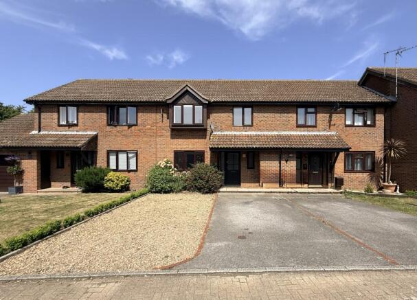 3 bed property, in Tollemache Close, £275,000