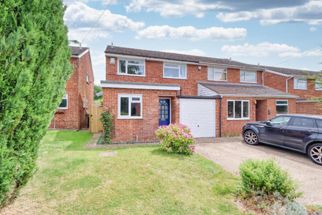 4 bed property, in Cock Lane, £500,000