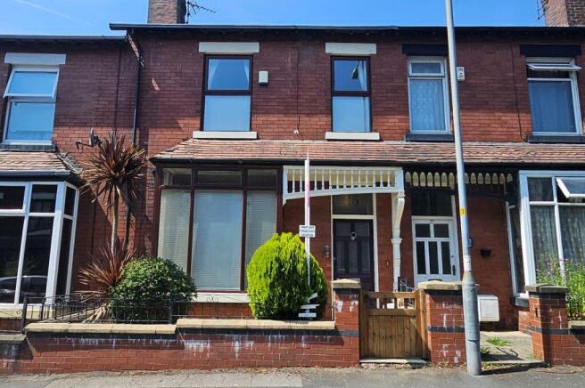 3 bed property, in 15 Mornington Road, £250,000