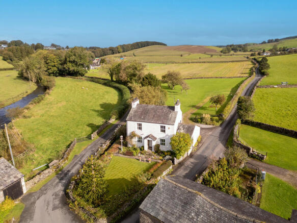 3 bed property, in Kaker Mill Farm, £665,000