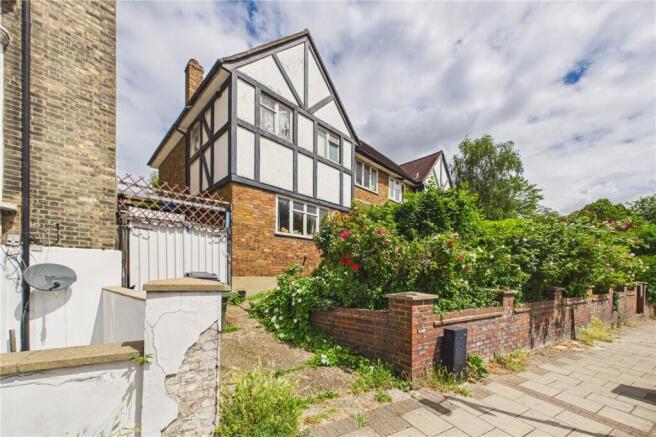 3 bed property, in Thurlow Park Road, £750,000