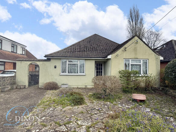3 bed property, in Oakhurst Road, £400,000