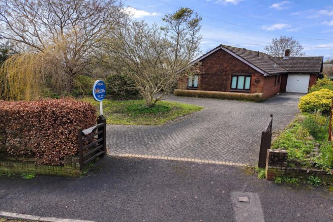 3 bed property, in Black Rock Road, £450,000