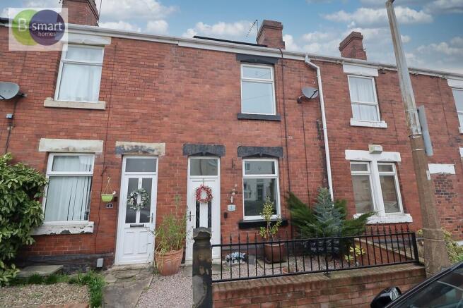2 bed property, in Main Street, £105,000