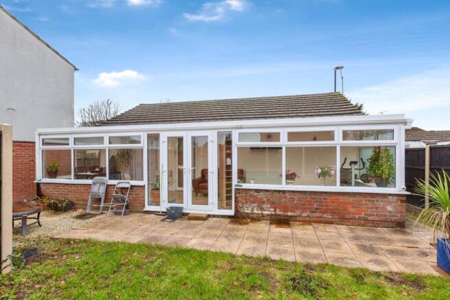 2 bed property, in Goldsworthy Way, £395,000