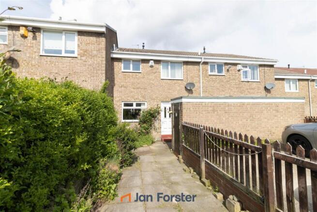 3 bed property, in Rhuddlan Court, £100,000