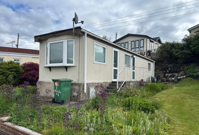 2 bed property, in Beech Road, £30,000