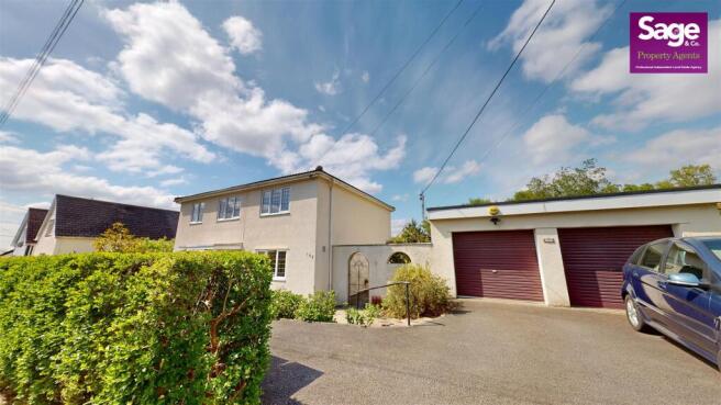 3 bed property, in Ashford Close North, £500,000