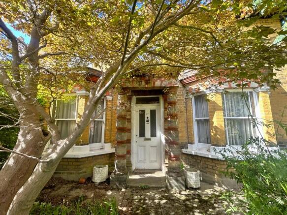 2 bed property, in Mattock Lane, £800,000