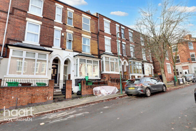 6 bed property, in St Stephens Road, £475,000