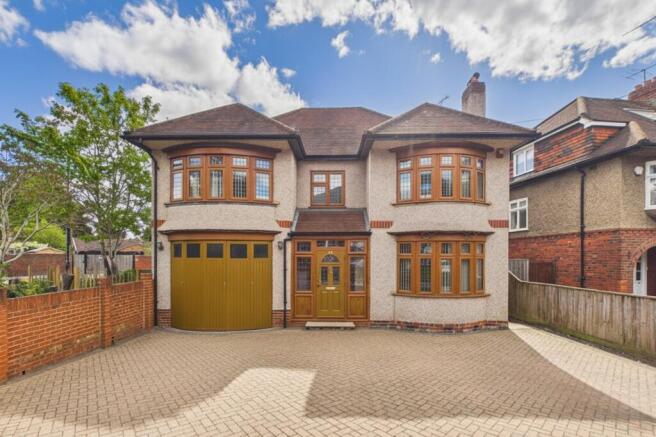 5 bed property, in St. Lukes Road, £900,000