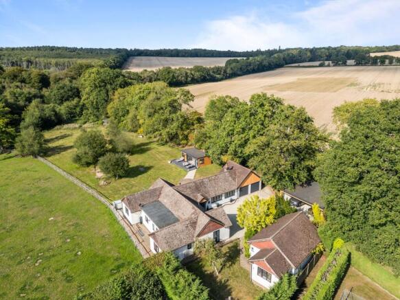 4 bed property, in Grouse Road, £1,400,000