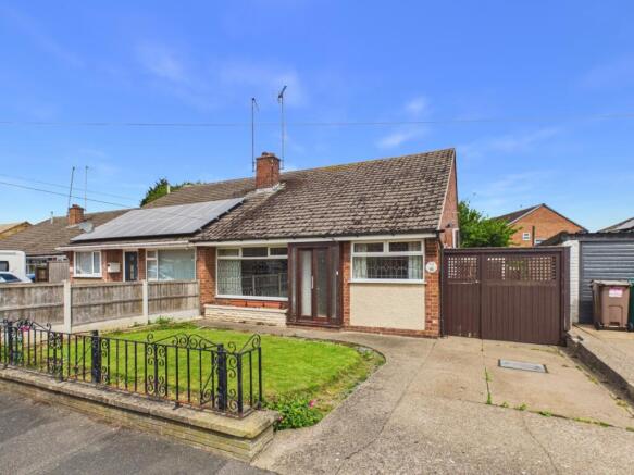 3 bed property, in The Downs, £250,000