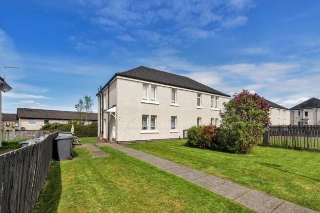2 bed property, in Floorsburn Crescent, £69,500