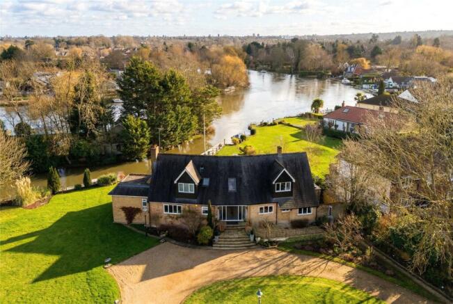 5 bed property, in Hamm Court, £2,350,000