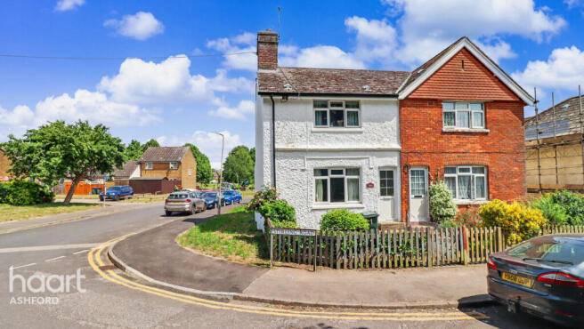 2 bed property, in Stirling Road, £240,000
