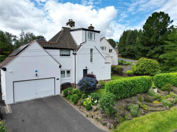 4 bed property, in Southway, £815,000