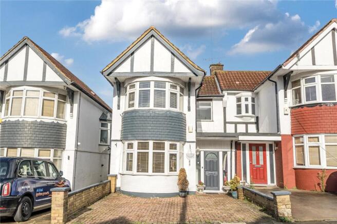 3 bed property, in Chequers Way, £575,000