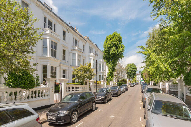 5 bed property, in Argyll Road, £8,950,000
