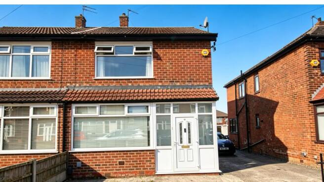 2 bed property, in Kenwick Drive, £230,000