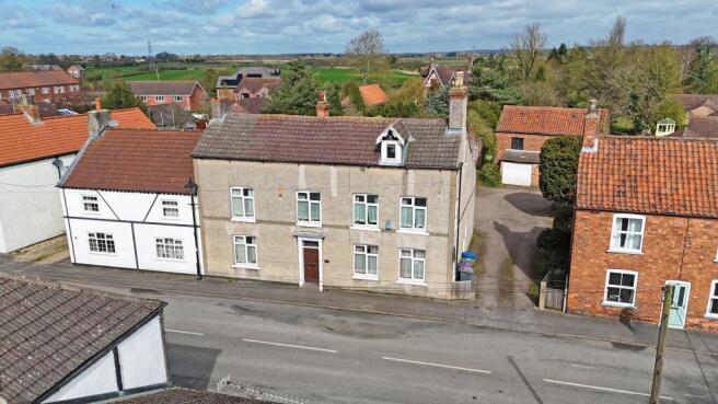 7 bed property, in High Street, £400,000