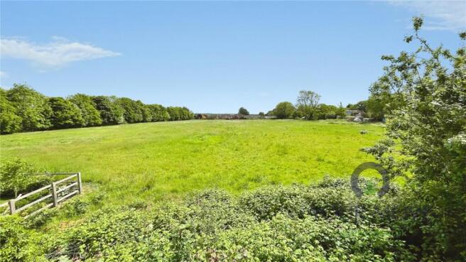 3 bed property, in Park Road, £550,000