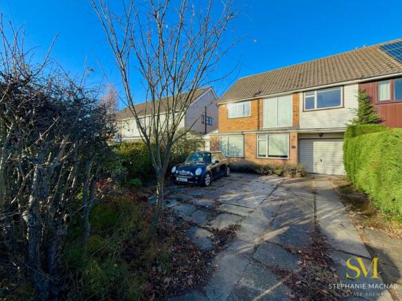4 bed property, in Altcar Road, £300,000