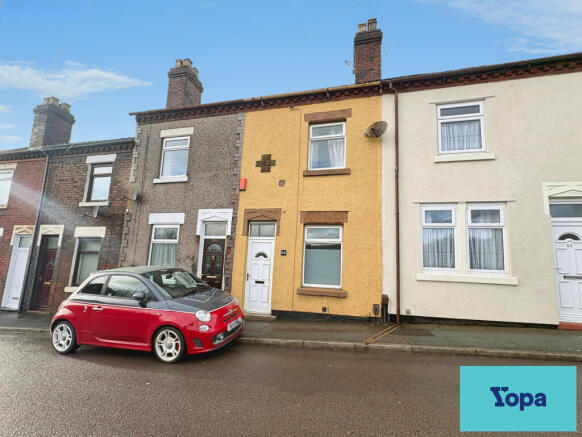 2 bed property, in Anchor Road, £90,000