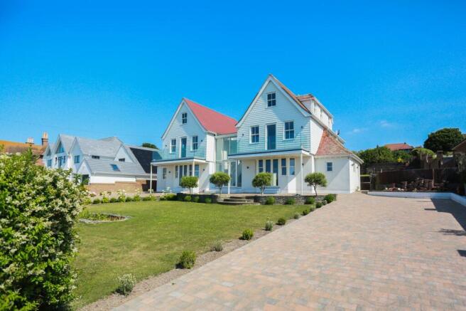 7 bed property, in Roedean Way, £3,000,000