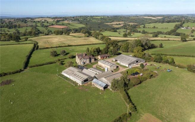8 bed property, in Cradley, £4,850,000