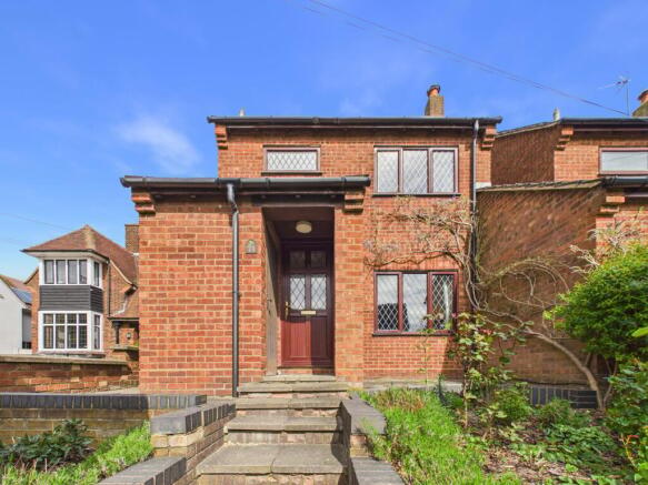 3 bed property, in High Street, £450,000