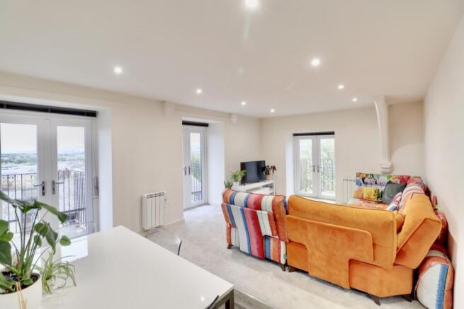 1 bed property, in Flat 9 St. Andrews Manor, £160,000