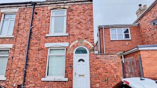 2 bed property, in Fleet Street, £60,000