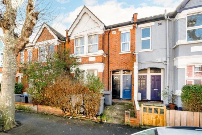 2 bed property, in St. Marys Road, £375,000