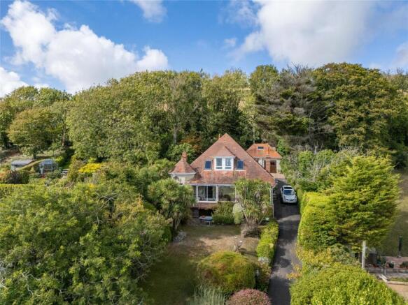 2 bed property, in Whitwell Road, £630,000