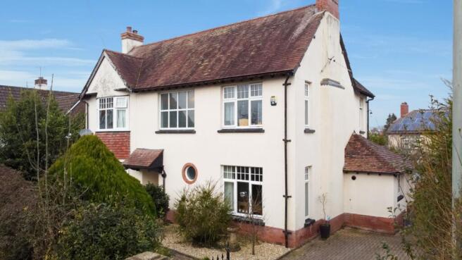 4 bed property, in South Park, £500,000