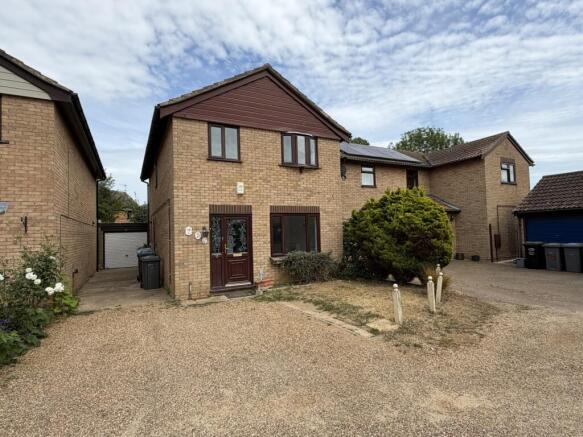 4 bed property, in Mellis Court, £325,000
