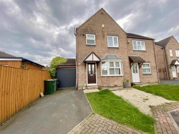 3 bed property, in Chestnut Meadows, £200,000
