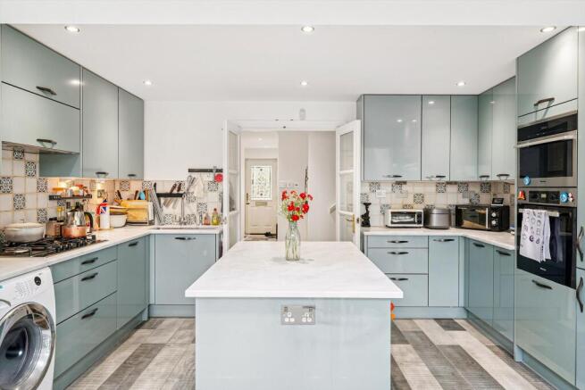 3 bed property, in Bevin Square, £1,050,000