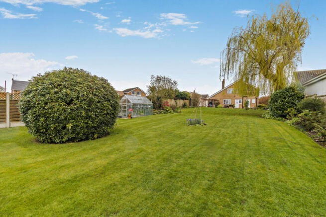 3 bed property, in Park Lane, £350,000
