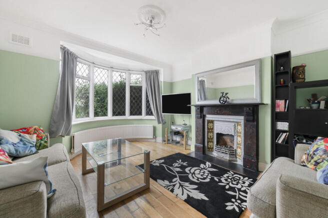 4 bed property, in Wickham Chase, £650,000