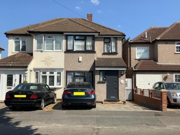3 bed property, in Arbour Way, £425,000