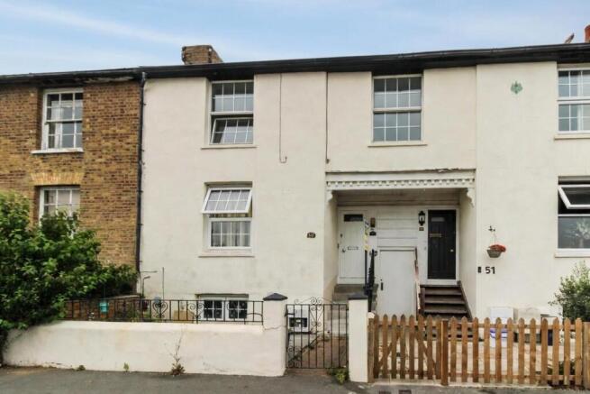 3 bed property, in Eastern Esplanade, £425,000
