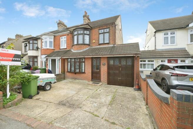 4 bed property, in Collier Row Lane, £500,000