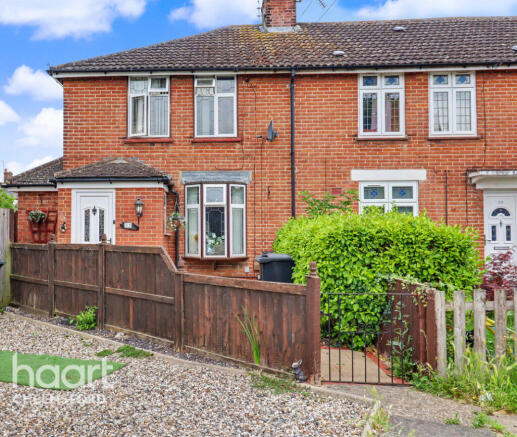2 bed property, in North Avenue, £325,000