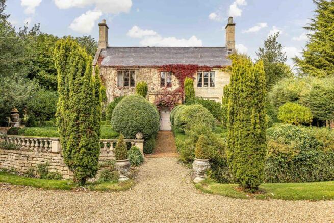 Land, in Stroxton House, £1,800,000